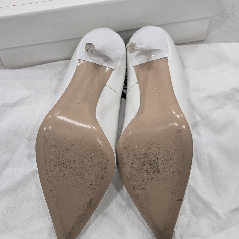 Alexander McQueen White and Black Stiletto Heels - Picture 5 of 7